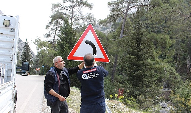 Büyükşehir'den Kemer yayla yollarında kapsamlı çalışma