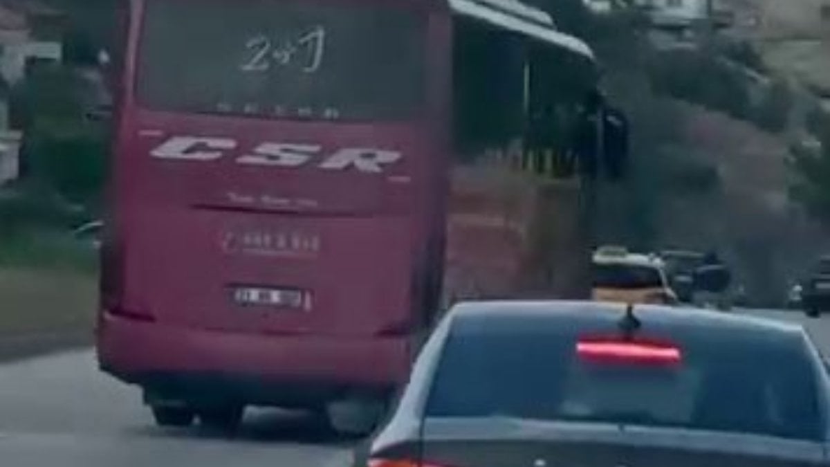 Hatay'da yolcu otobüsü manevra yaparak ilerledi