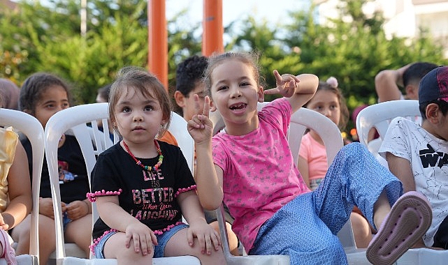 Maltepe'de çocuklar "Çöp ve Hazine" ile hem eğlendi hem öğrendi