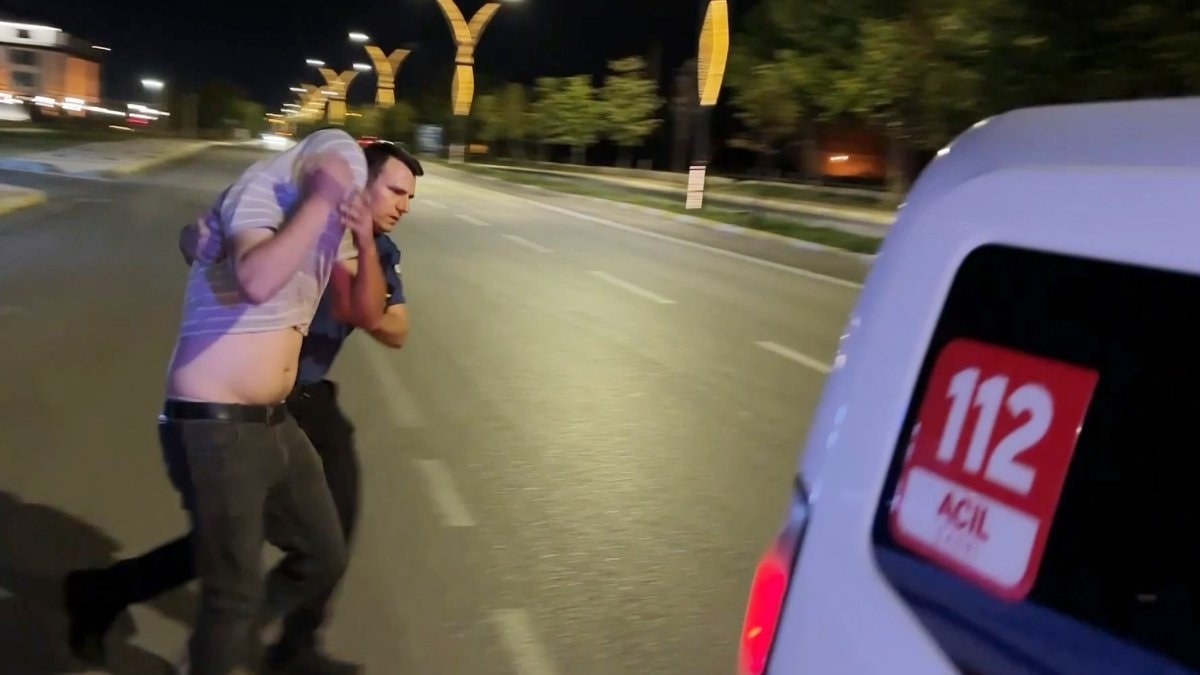 Aksaray'da alkollü sürücünün 'arıza' oyunu: Sinirlerini gazetecilerden çıkarttı