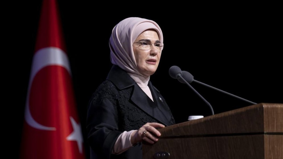 DAVOS'tan Emine Erdoğan'a davet: Liderler zirvesinde açılış konuşması yapacak