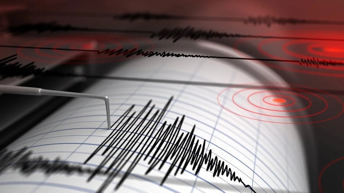 Endonezya'da 5,7 büyüklüğünde deprem