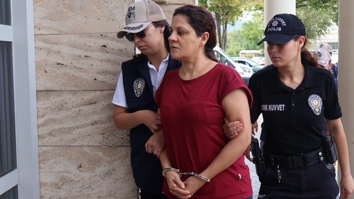 FETÖ'cü Burkay Karatepe'nin ablası tutuklandı