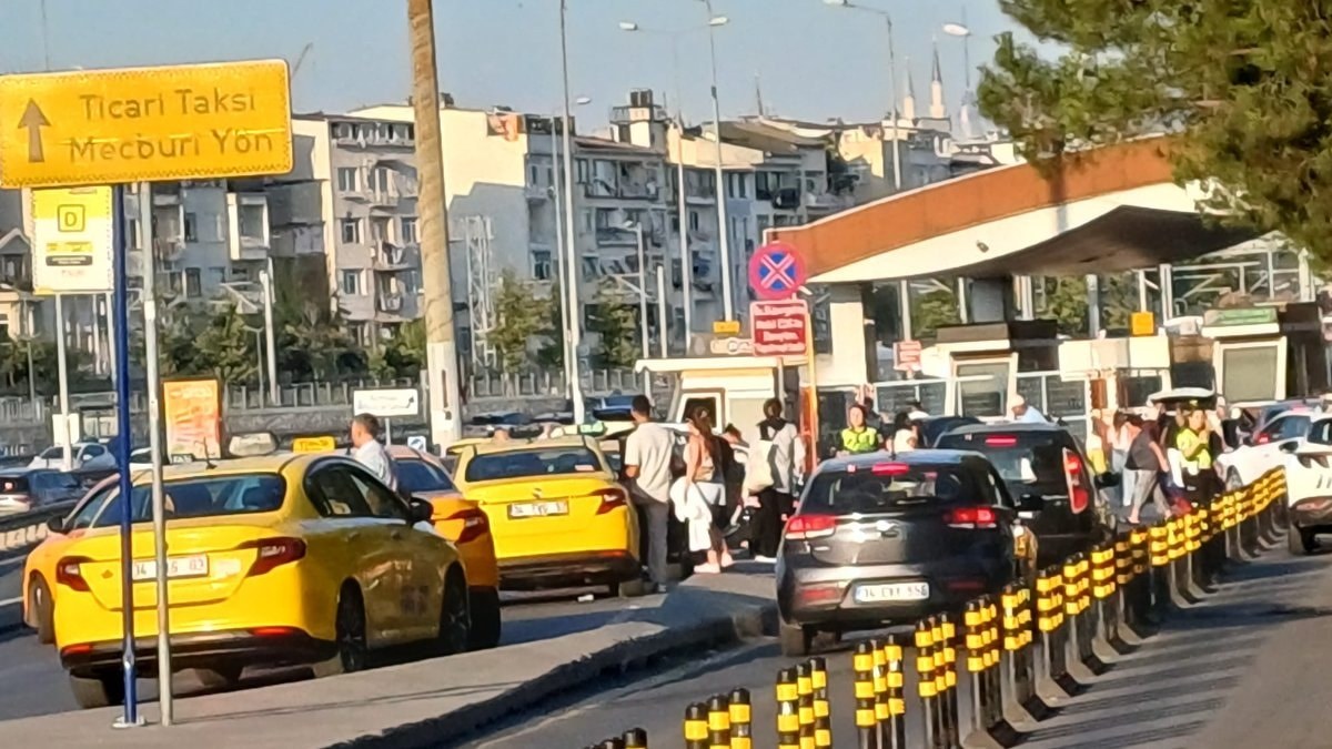 İstanbul'da tatil dönüşü taksi çilesi: Boş taksiler yolcu almadı, polis müdahale etti
