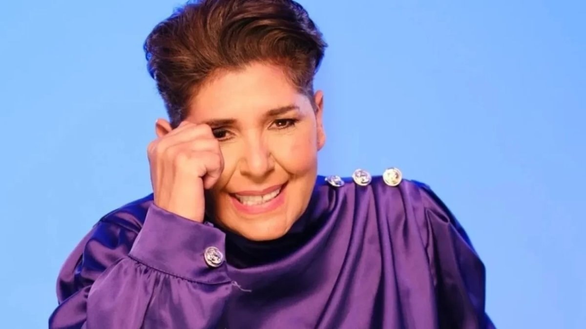 Kanserle mücadele eden şarkıcı Cansever hayatını kaybetti