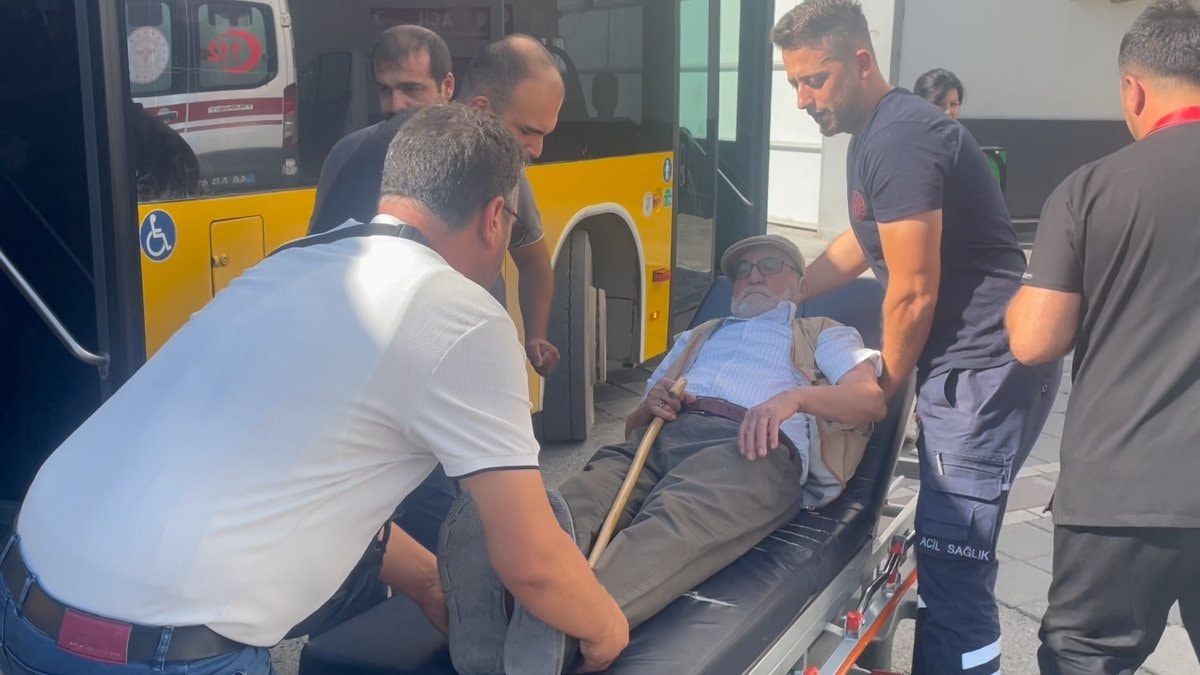 Malatya'da otobüste fenalaşan yolcuyu şoför hastaneye yetiştirdi