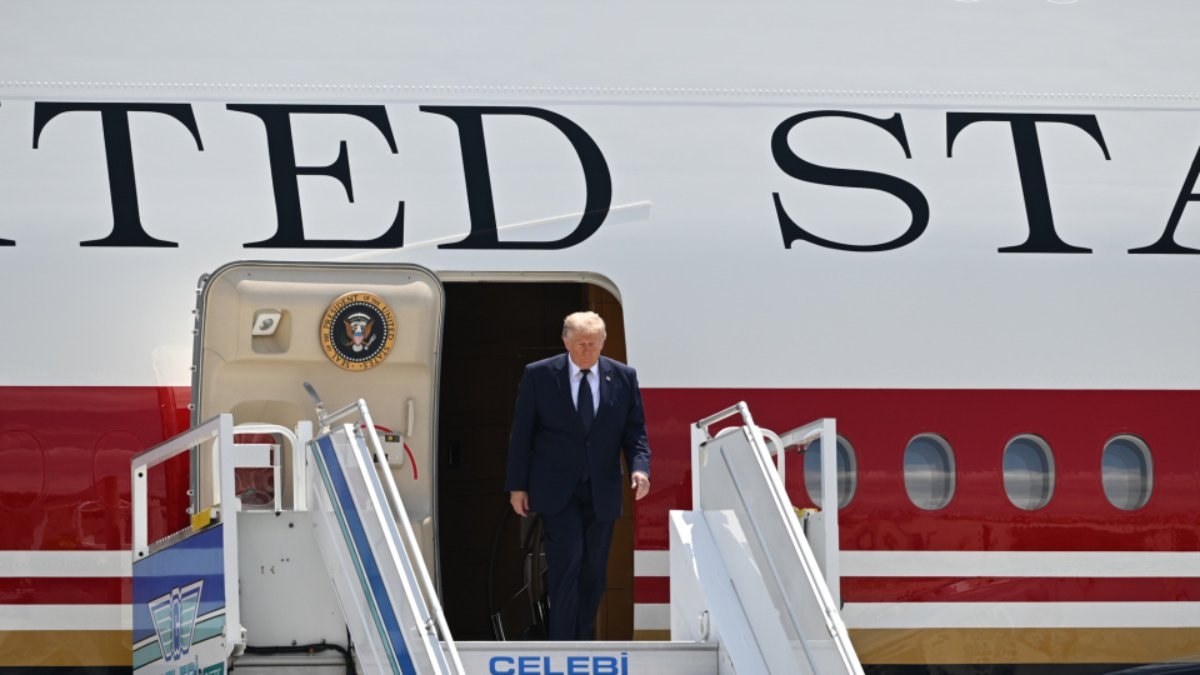 Trump, İran tehdidi nedeniyle Ankara'dan gizli uçuşla ayrıldı