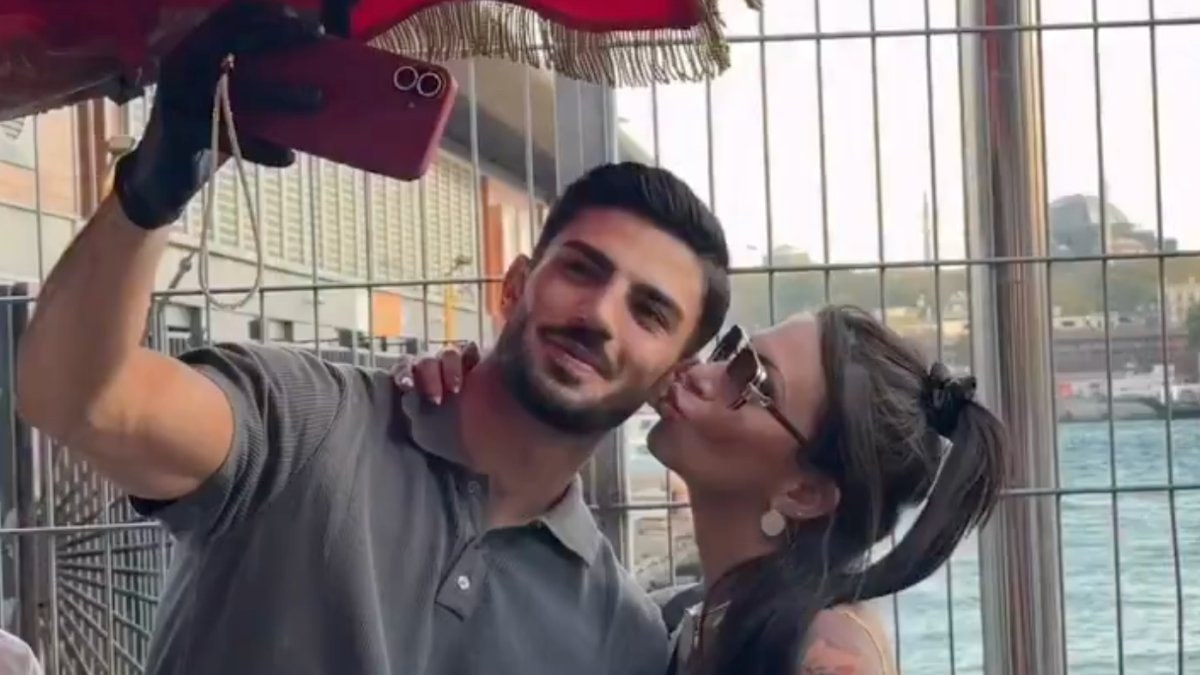 Yakışıklı mısırcı kendisini öpen Rus turiste sinirlendi: O anlar kamerada