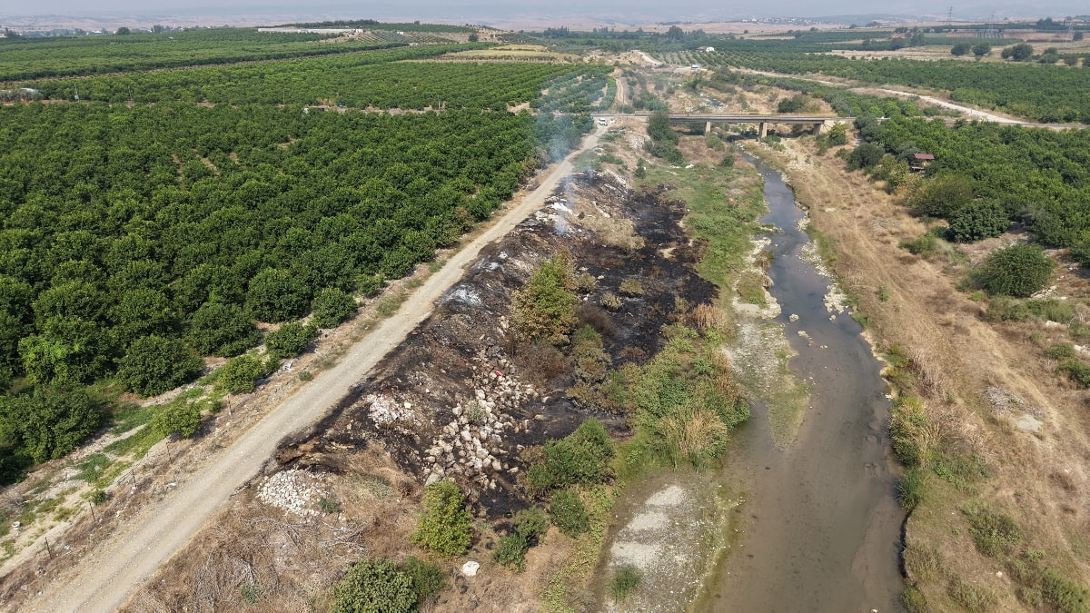 Adana'da Deliçay Deresi'nin çevresi çöplüğe döndü