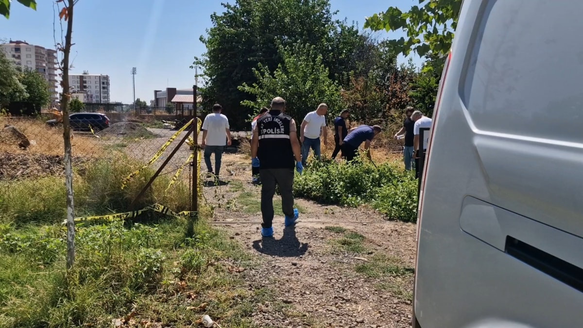 Diyarbakır'da husumetlisini takip edip öldürdü