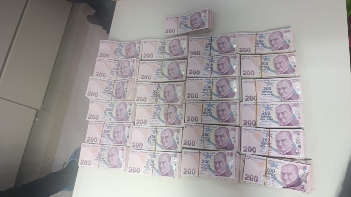 Ankara merkezli DEAŞ operasyonunda 16 şüpheli yakalandı: 2,1 milyon liralık para ve altına el konuldu