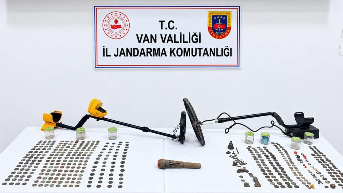 Van'da Roma dönemine ait 529 sikke ele geçirildi