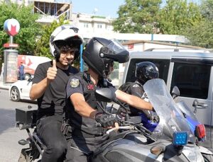 Bağcılar Belediyesi YKS’ye giren öğrencilerin yardımına koştu