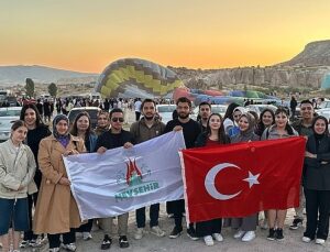 Finallerin Bitimiyle Üniversite Öğrencilerine Balon Seyri Etkinliği