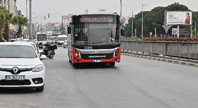 Manisa Büyükşehir Belediyesi YKS’de Öğrencilerin Yanında