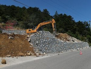 Uludağ yolunda kaçak yapılara izin yok