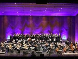 İDSO DenizBank Konserleri’nde   Ulu Önder’e “Son Veda” ile saygı duruşu