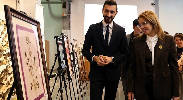 “Kağıtta Açan Çiçekler” sanatseverleri bekliyor