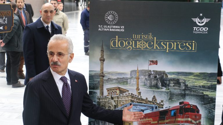 Abdulkadir Uraloğlu: Doğu Ekspresi ile seyahat tutkunlarına Anadolu’nun büyüsünü yaşatacağız