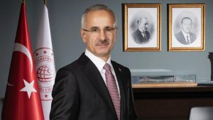 Abdulkadir Uraloğlu’ndan kar mesaisi açıklaması: Turuncu ekiplerimiz görev başında