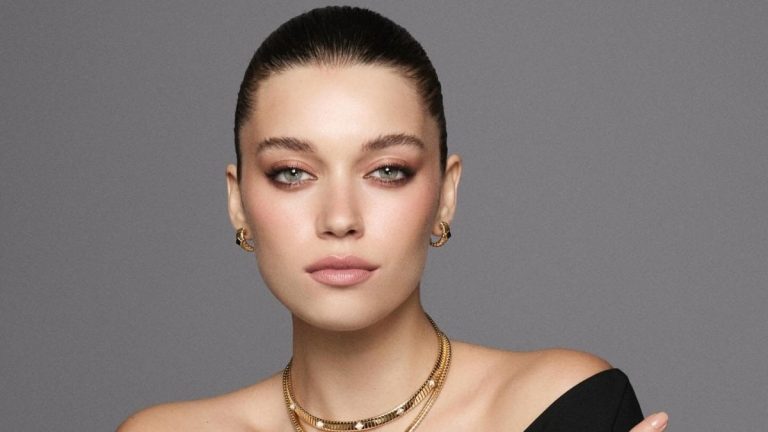 Afra Saraçoğlu’ndan 2025’e veda paylaşımı