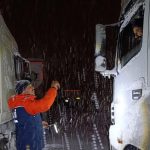 Ağrı Tendürek’te tipi nedeniyle onlarca araç yolda kaldı