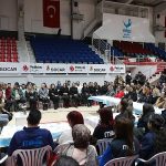 Aliağa Belediyesi Personelinden Başkan Serkan Acar’a Doğum Günü Sürprizi