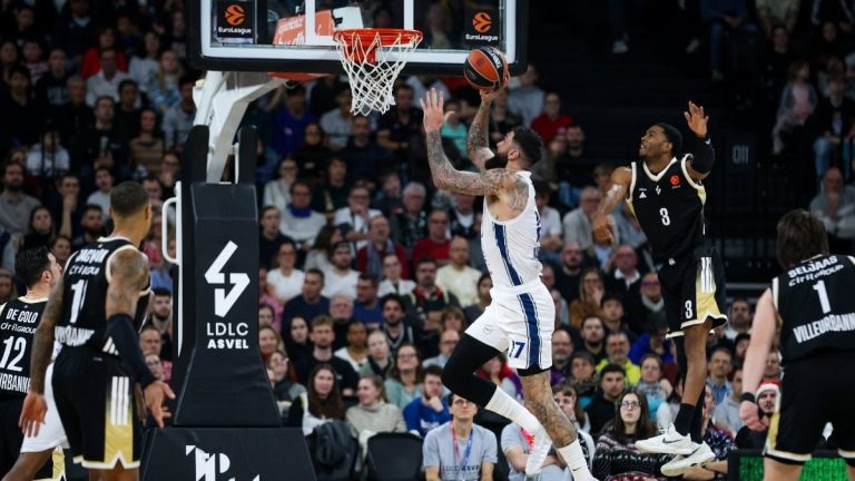 Anadolu Efes iki uzatma sonunda ASVEL’e mağlup oldu