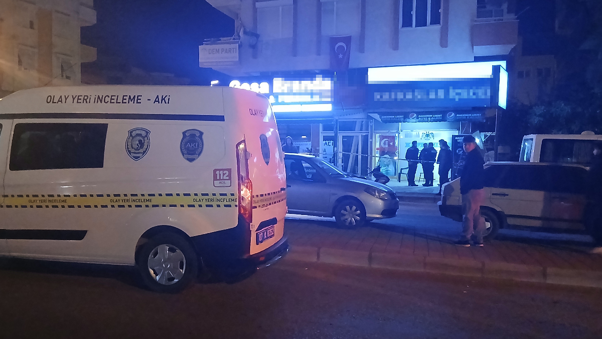 Antalya’da tartıştığı 2 kişiyi tabancayla öldüren tekel bayi işletmecisi tutuklandı