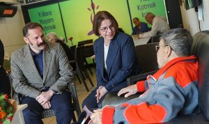 Başkan Köymen’den duayen sanatçıya ziyaret