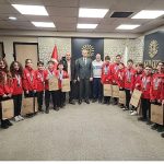 Başkan Sezer Gölcük Belediyesporlu Yüzücüleri Ağırladı