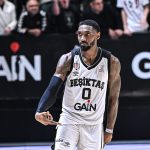 Beşiktaş, TOFAŞ maçının hakemine tepki gösterdi