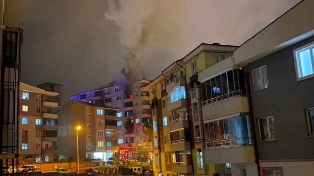 Bilecik’te 7 katlı binada yangın