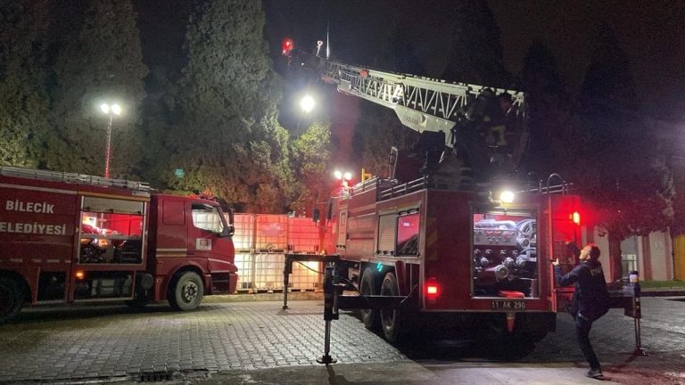 Bilecik’te fabrikada yangın: 3 işçi hastaneye kaldırıldı