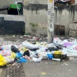 Buca’da çöpler sokakları kaplamaya başladı