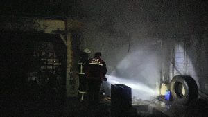 Burdur’da oto yıkamacıda yangın