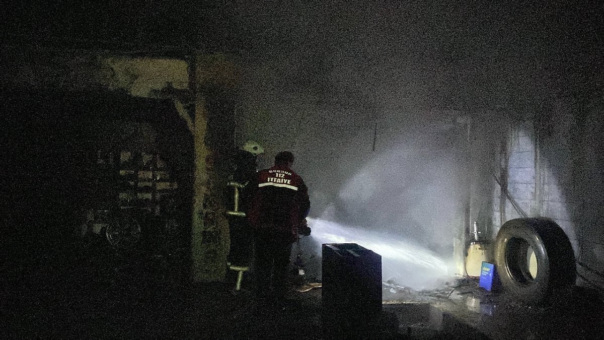 Burdur’da oto yıkamacıda yangın