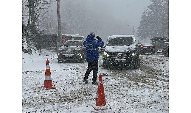 Büyükşehir Zabıtası kar kış dinlemiyor