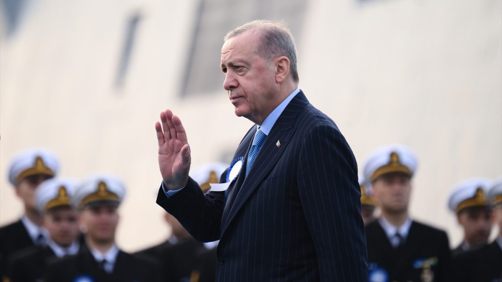 Cumhurbaşkanı Erdoğan: 300 metre uzunluğundaki uçak gemisinin inşası başladı