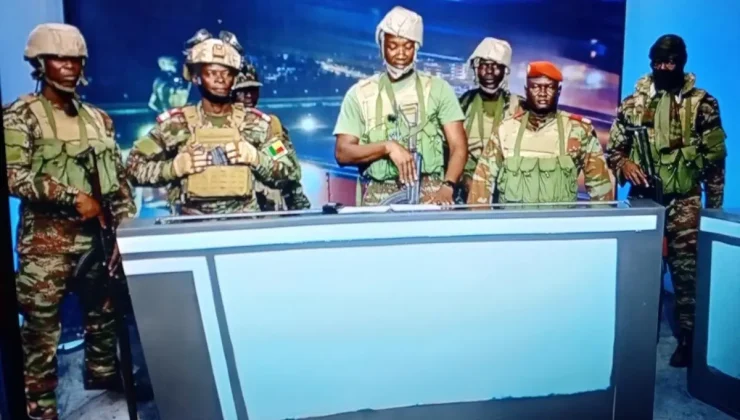 Darbe girişiminde sıcak gelişme! 4 ülke asker gönderdi, savaş uçakları havadan vurdu