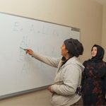 “Emojilerle konuşuyorduk, şimdi okuma yazma öğreniyoruz”