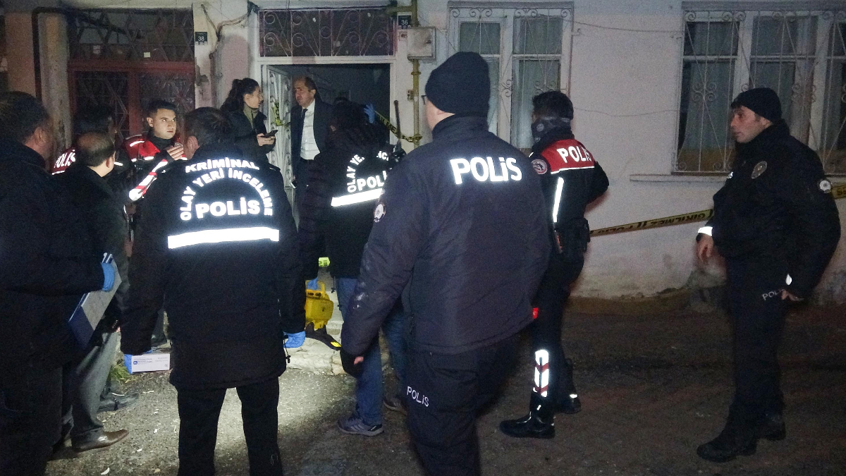 Erzurum’da evinde bıçaklı saldırıya uğradı