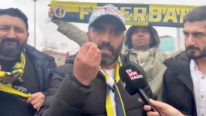 Fenerbahçe taraftarı adliye önünde Sadettin Saran’ı yalnız bırakmadı