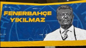 Fenerbahçe tribünlerinden Sadettin Saran’a destek