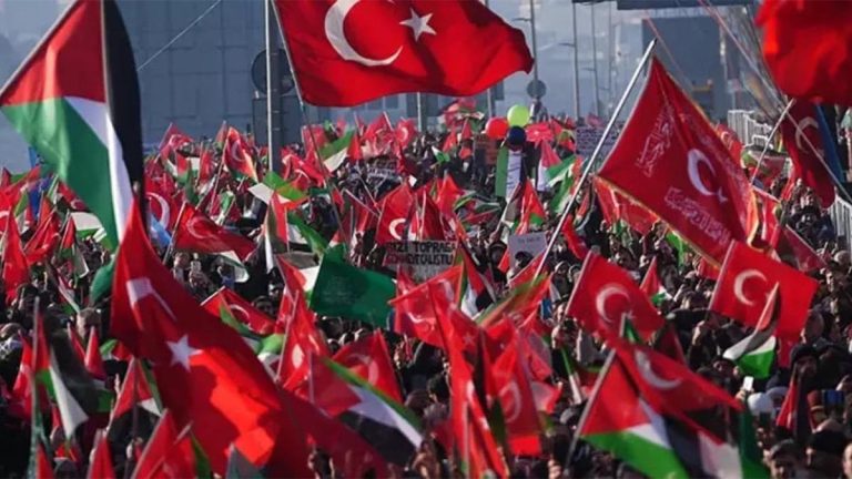 Galata Köprüsü’nde 1 Ocak’ta Filistin’e destek için binlerce kişi bir araya gelecek