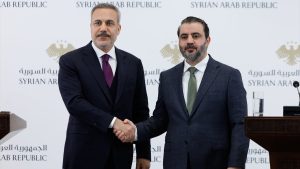 Hakan Fidan konuşurken toplantı yarıda kesildi iddiası: Gerçek başka çıktı