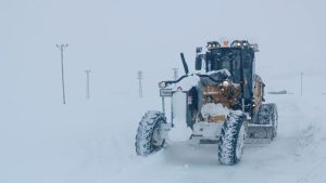 Hakkari’de 281 yerleşim yeri ulaşıma kapandı