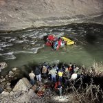 Hakkari’de uçurumdan düşen otomobilin kadın sürücüsü ağır yaralandı