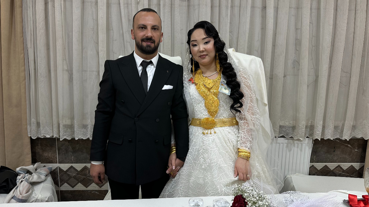 Hakkari’ye Kırgızistan’dan gelin geldi