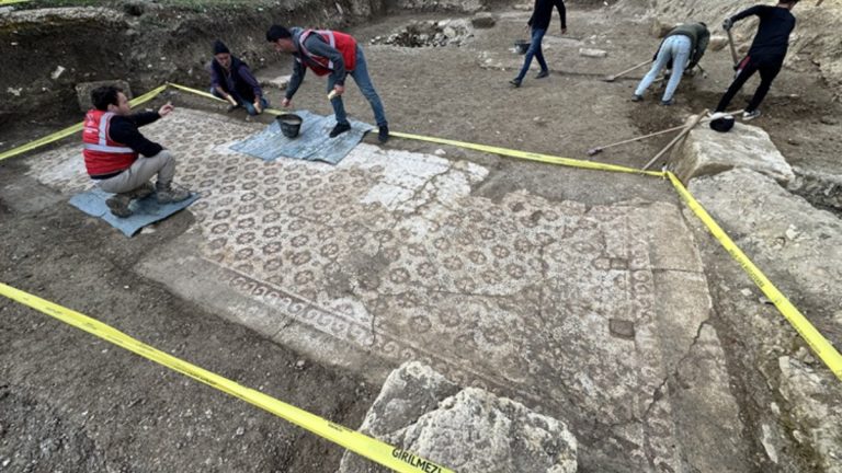 Hatay’da deprem enkazının altından tarih çıktı
